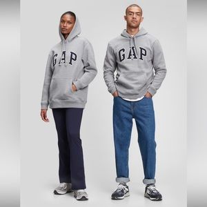 NWT Gap Logo Hoodie, Medium Heather Gray